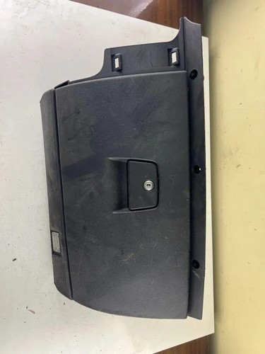 Volvo v50 glove box 8626141 - glove,